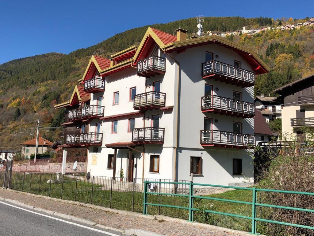 Alpin Star Apartment Temu Luaran gambar